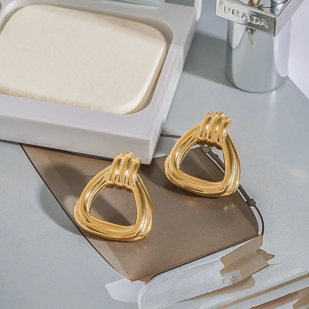 [Gaonasi]Doris Knot Charm Gold Earrings