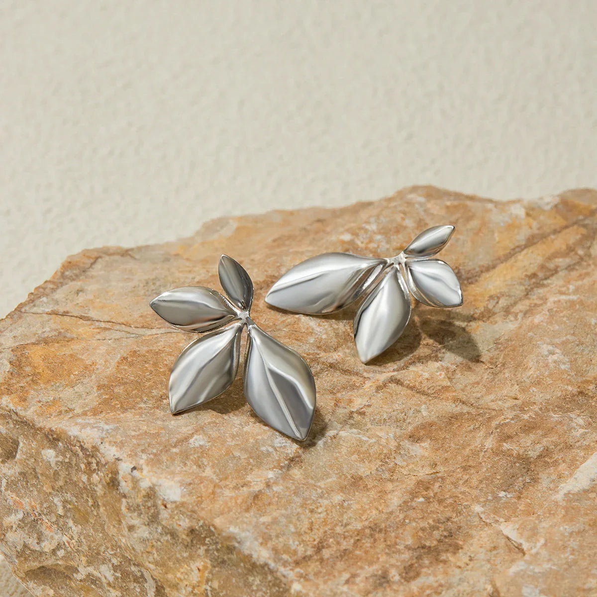 [Gaonasi]Velle Gold Petal Earrings