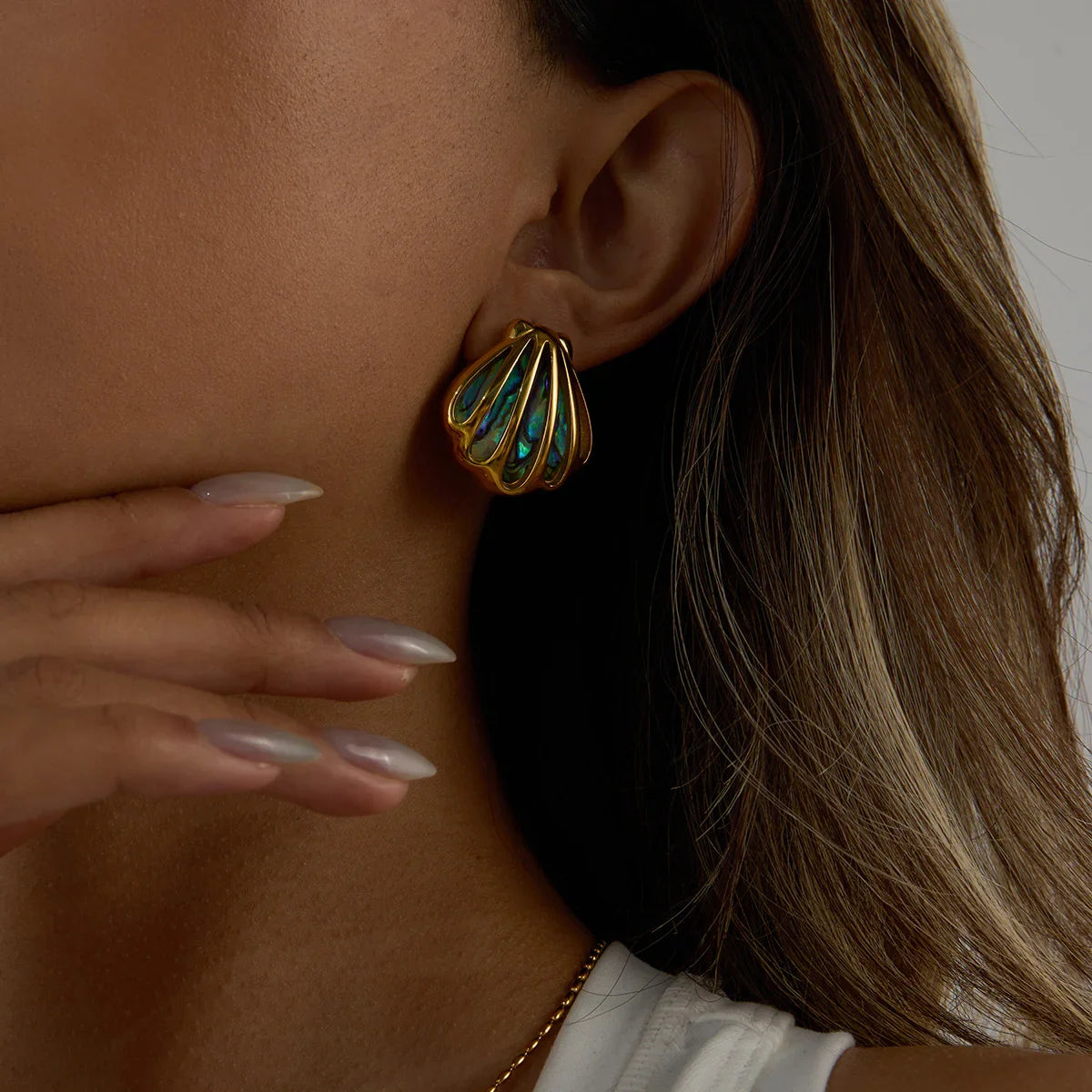 [Gaonasi]Nixie Gold Seashell Earrings