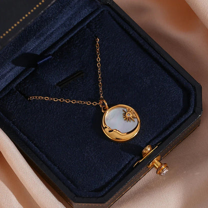 [Gaonasi]Evangeline Lunar Gold Necklace