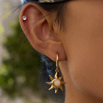 [Gaonasi]Helia Sun-shaped Moonstone Earrings
