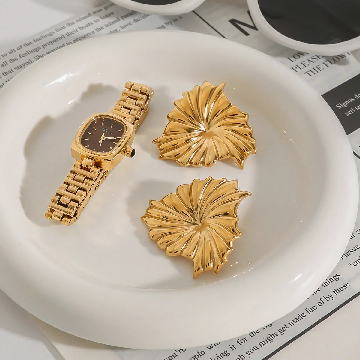 [Gaonasi]Rafaela Sculpted Petal Gold Earrings