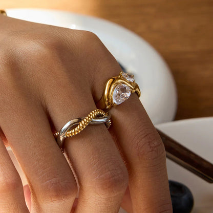 [Gaonasi]Soletta Diamond Teardrop Gold Ring