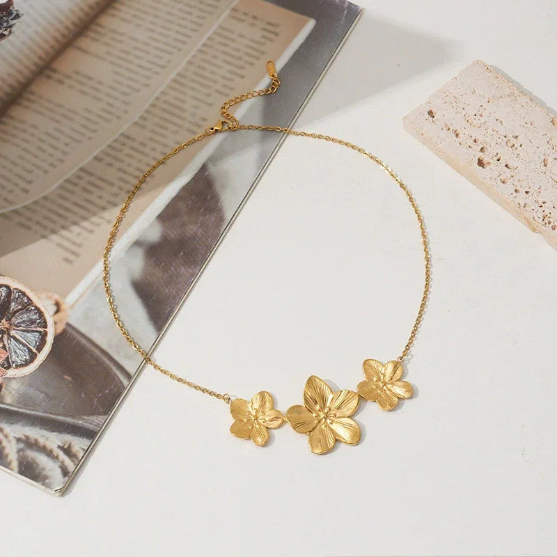 [Gaonasi]Millie Gold Flower Necklace