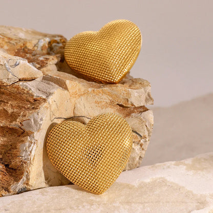 [Gaonasi]Cecelia Textured Heart Earrings