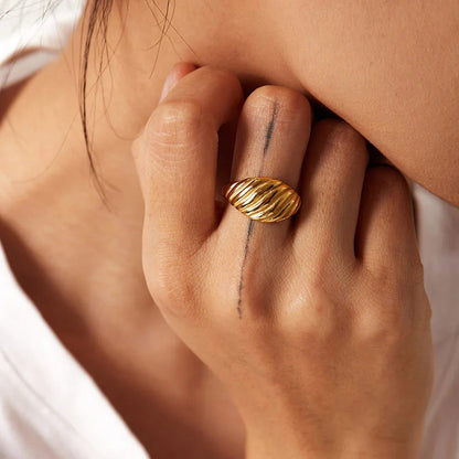 [Gaonasi]Mia Gold Croissant Ring