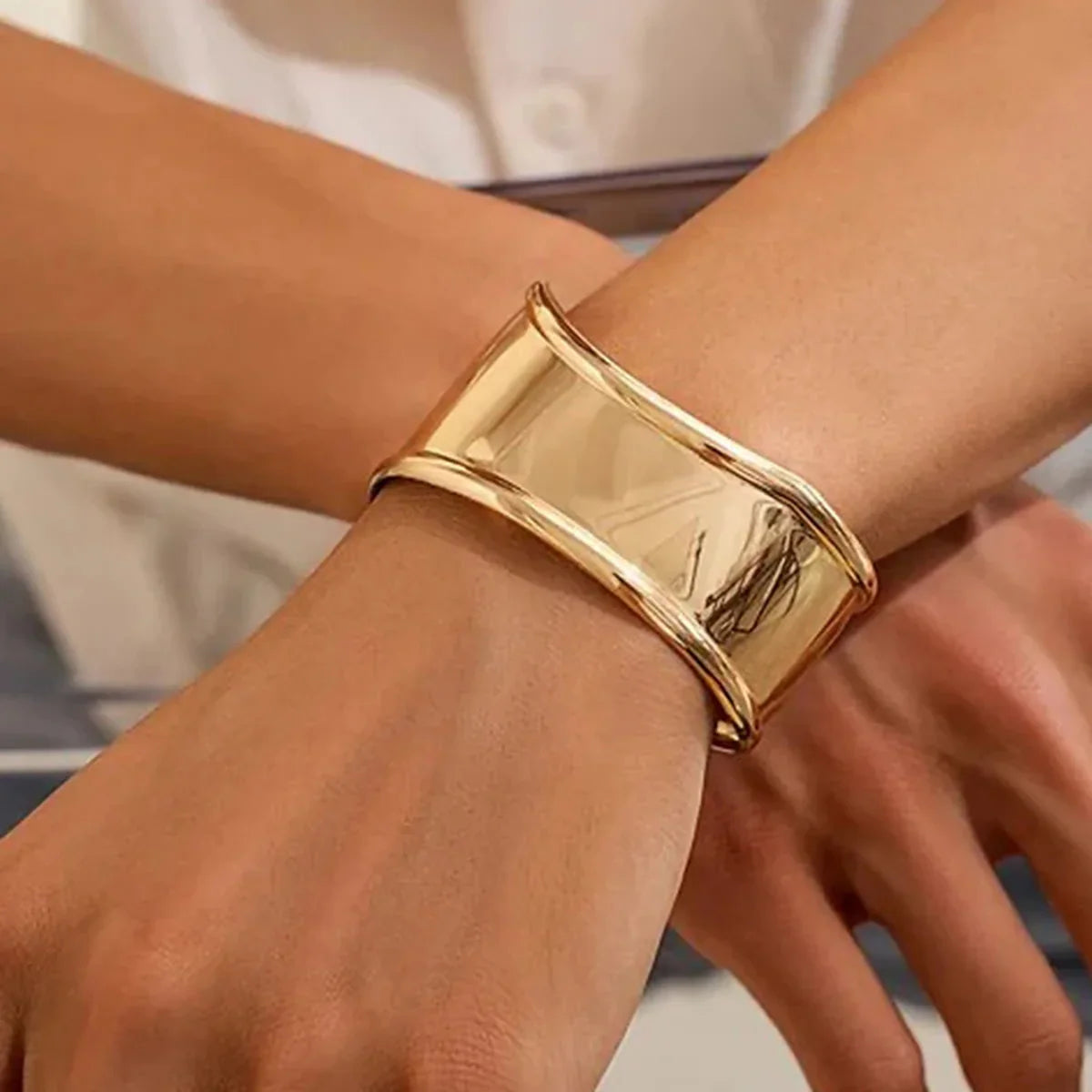 [Gaonasi]Nellie Smooth Gold Cuff