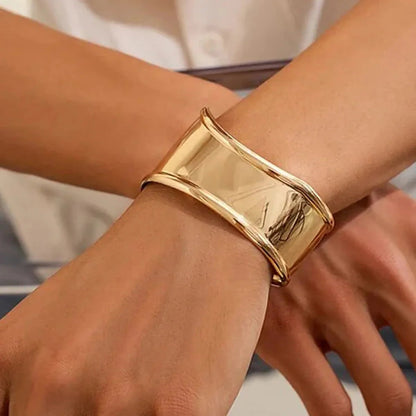 [Gaonasi]Nellie Smooth Gold Cuff