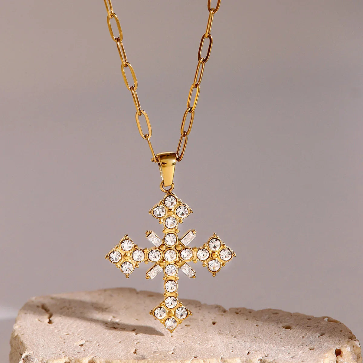 [Gaonasi]Divina Crystal Cross Necklace