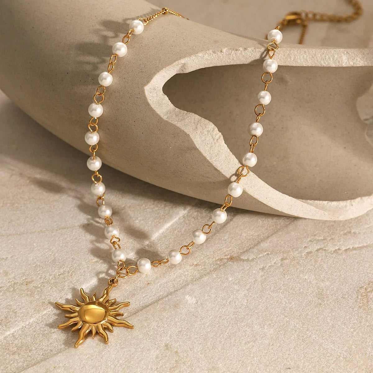 [Gaonasi]Apollo Sun Pearl Necklace