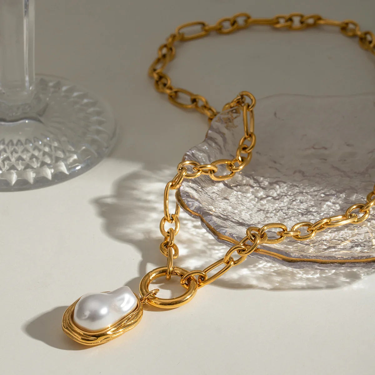 [Gaonasi]Shelby Mother Of Pearl Pendant