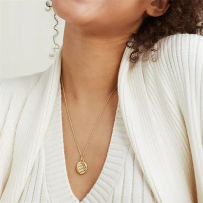 [Gaonasi]Linda Gold Croissant Necklace