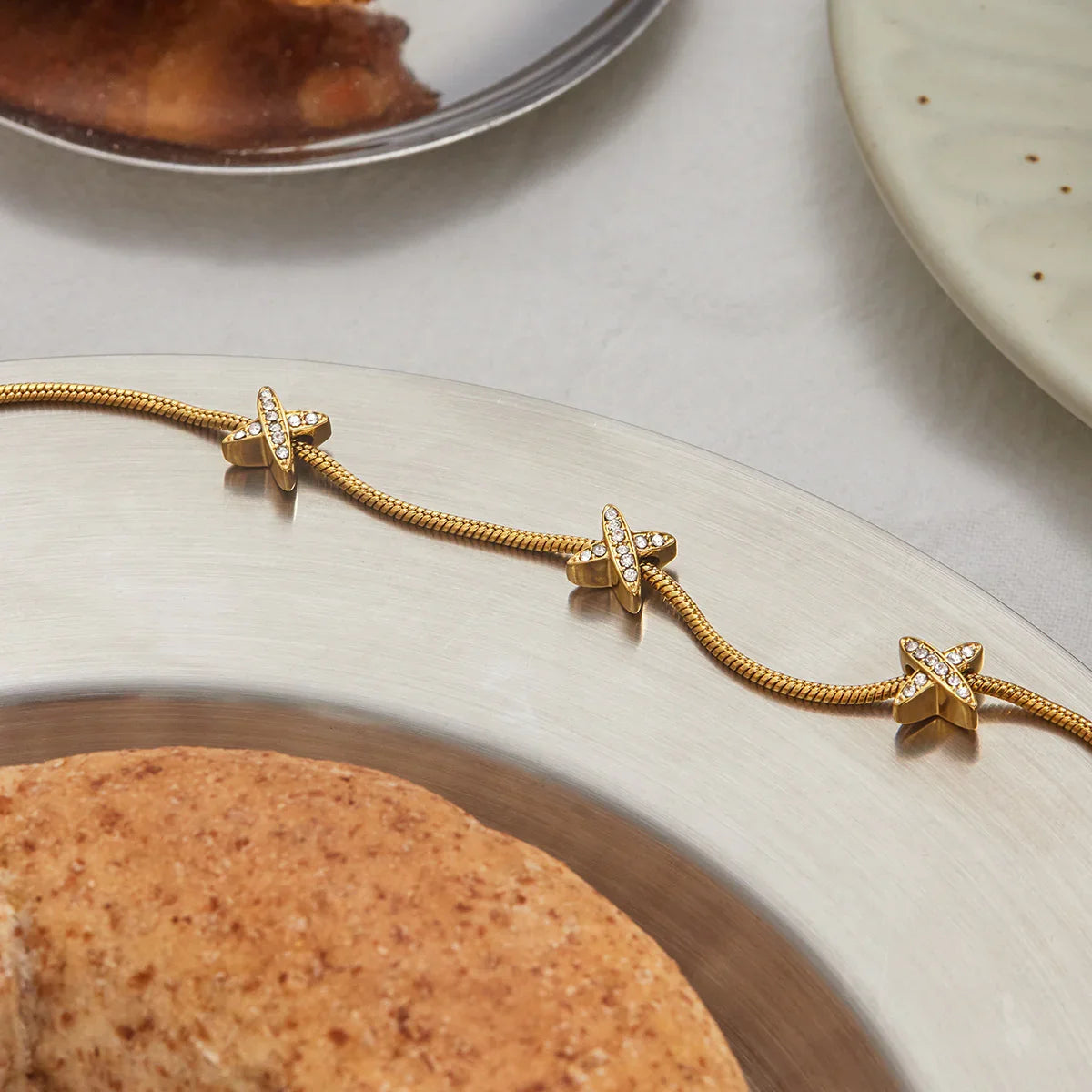 [Gaonasi]Brienne Diamond Cross Herringbone Bracelet