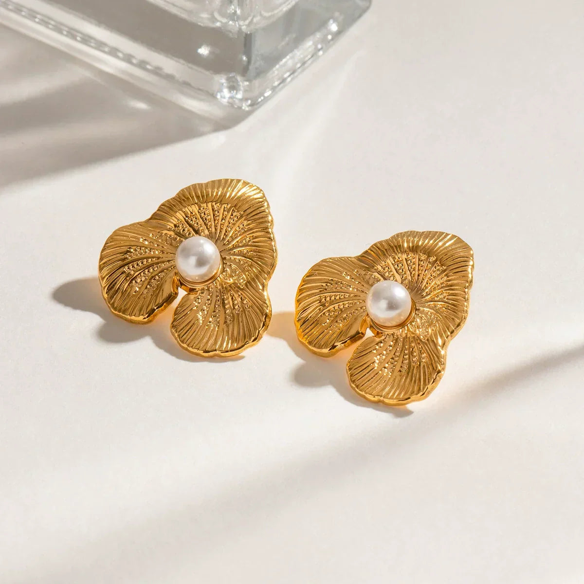 [Gaonasi]Klara Floral Pearl Earrings