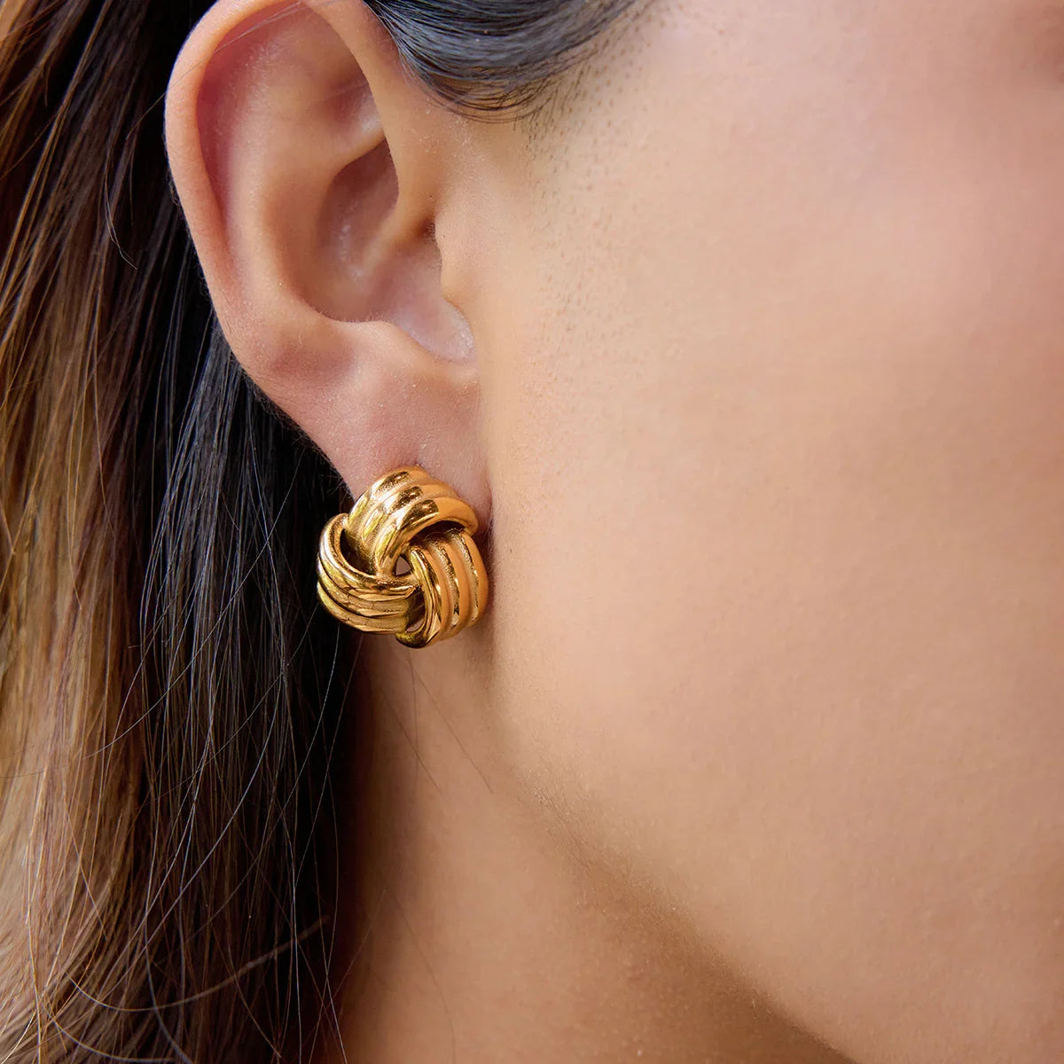 [Gaonasi]Avielle Chunky Gold Knot Earrings