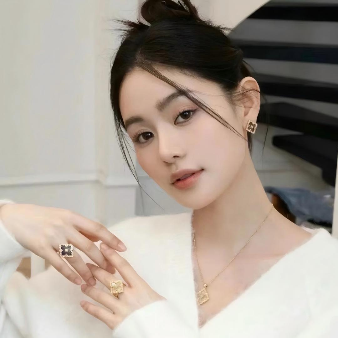 [Cadisa JEWELRY]OPERA TULLE GOLD BUTTON EARRINGS ENAMELED ELEMENT