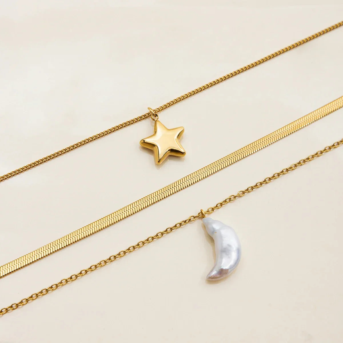 [Gaonasi]Cirra Sun & Moon Layered Gold Necklace