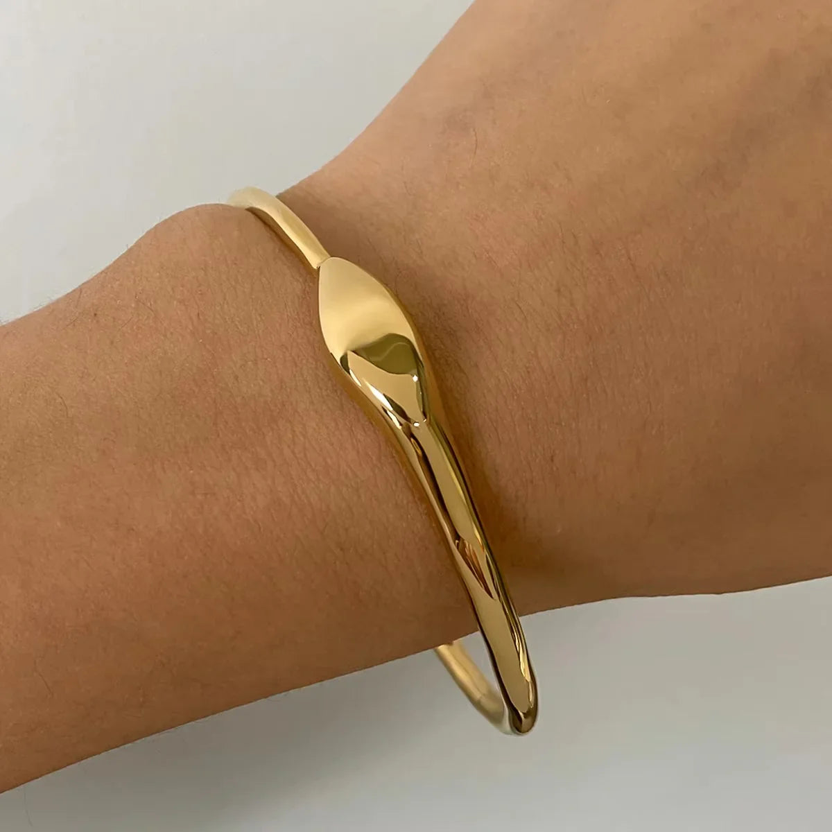 [Gaonasi]Vinny Gold Bangle