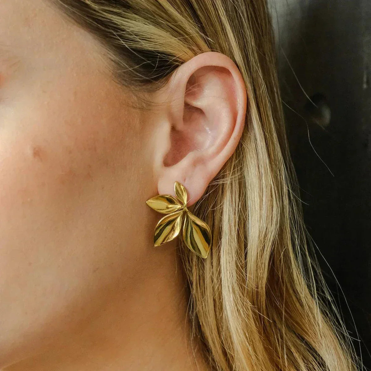 [Gaonasi]Velle Gold Petal Earrings