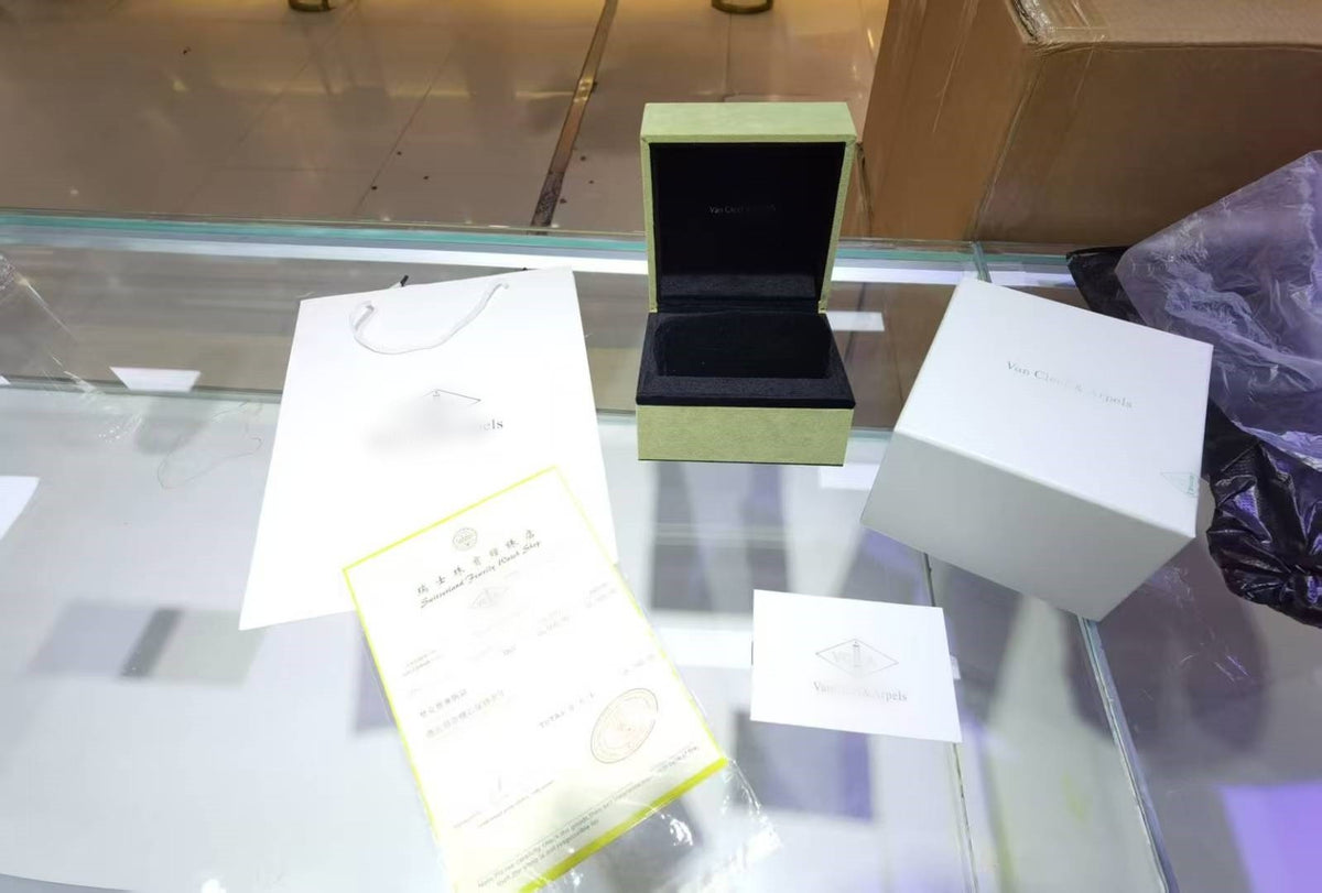 [Cadisa] VA CLOVER BOX GIFT BAG