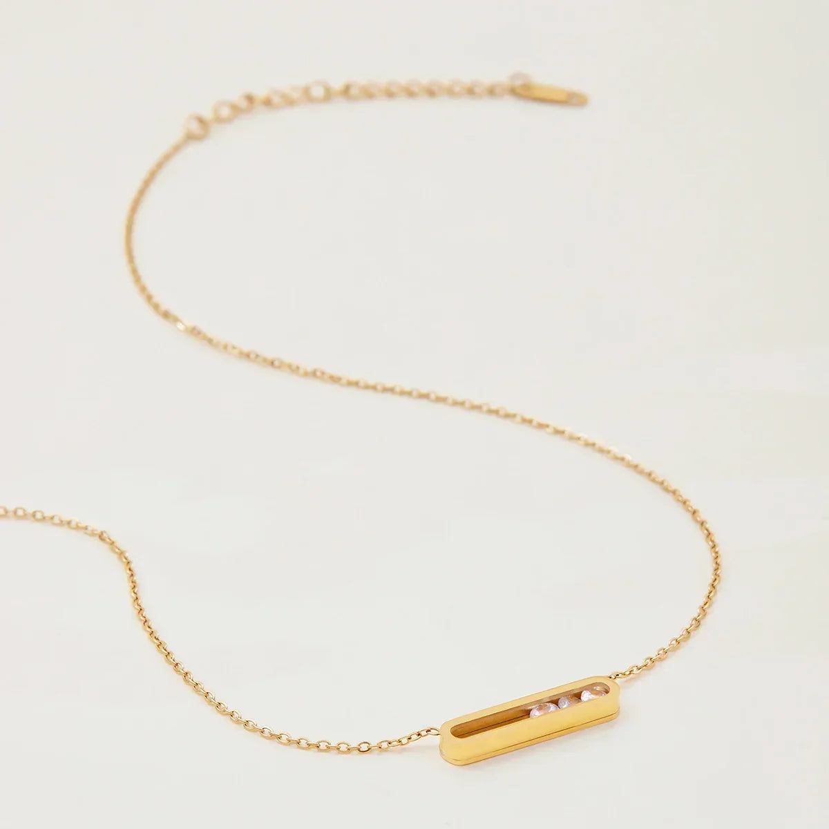 [Gaonasi]Abby Sculpted Gold Pendant