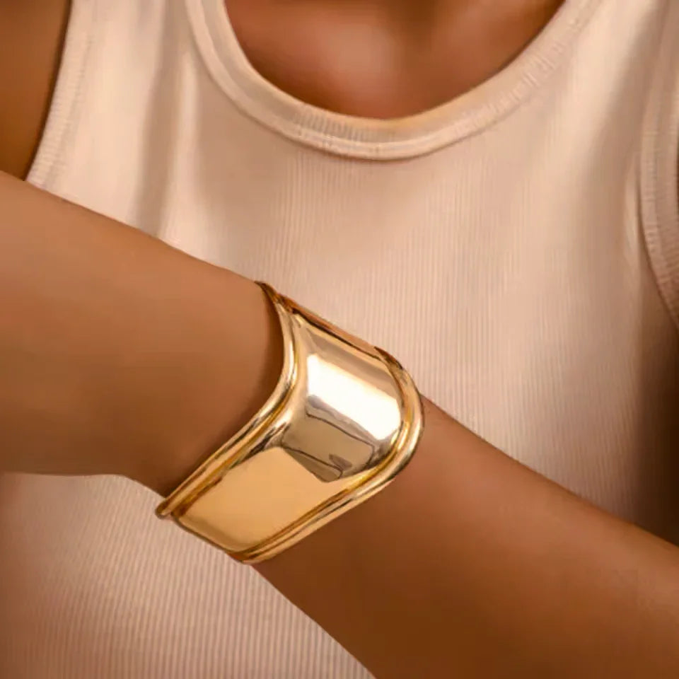 [Gaonasi]Izza Smooth Gold Cuff