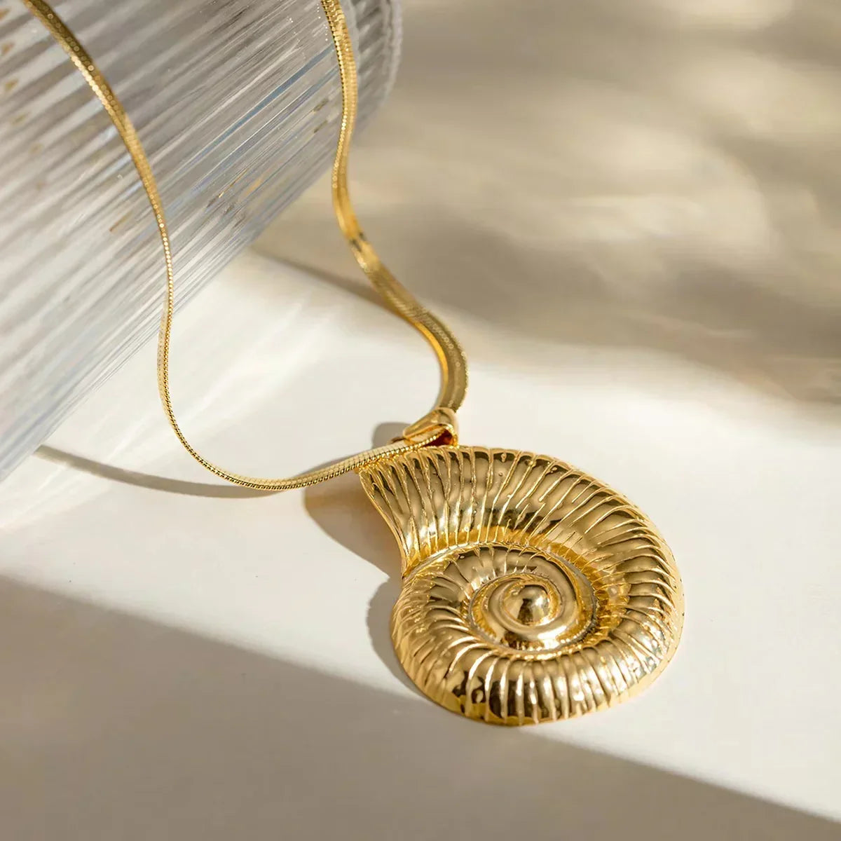 [Gaonasi]Cascadia Nautilus Gold Necklace