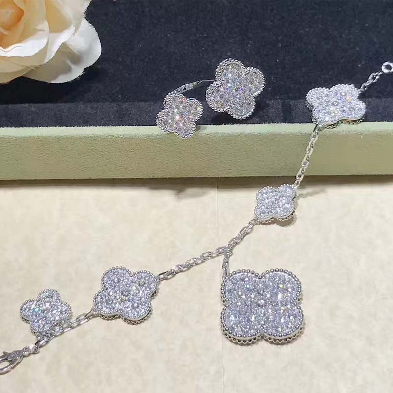 [Gaonasi]CLOVER 6 MOTIFS SILVER DIAMOND BRACELET