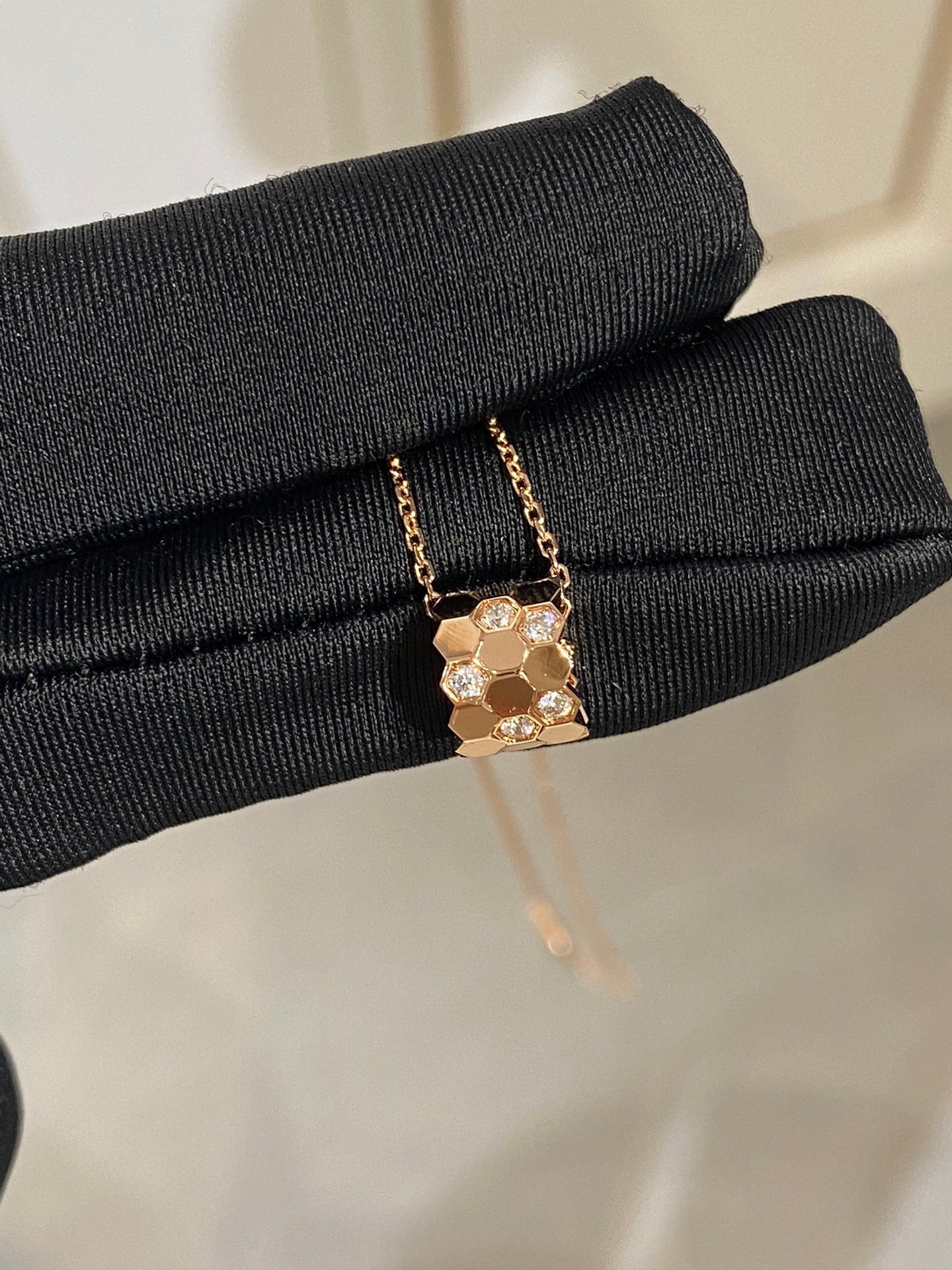 [Gaonasi]BEE LOVE DIAMOND NECKLACE