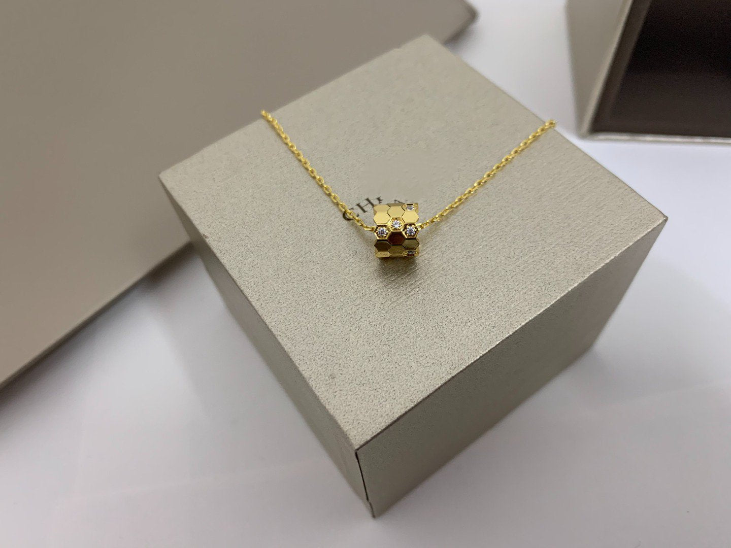 [Gaonasi]BEE LOVE DIAMOND NECKLACE