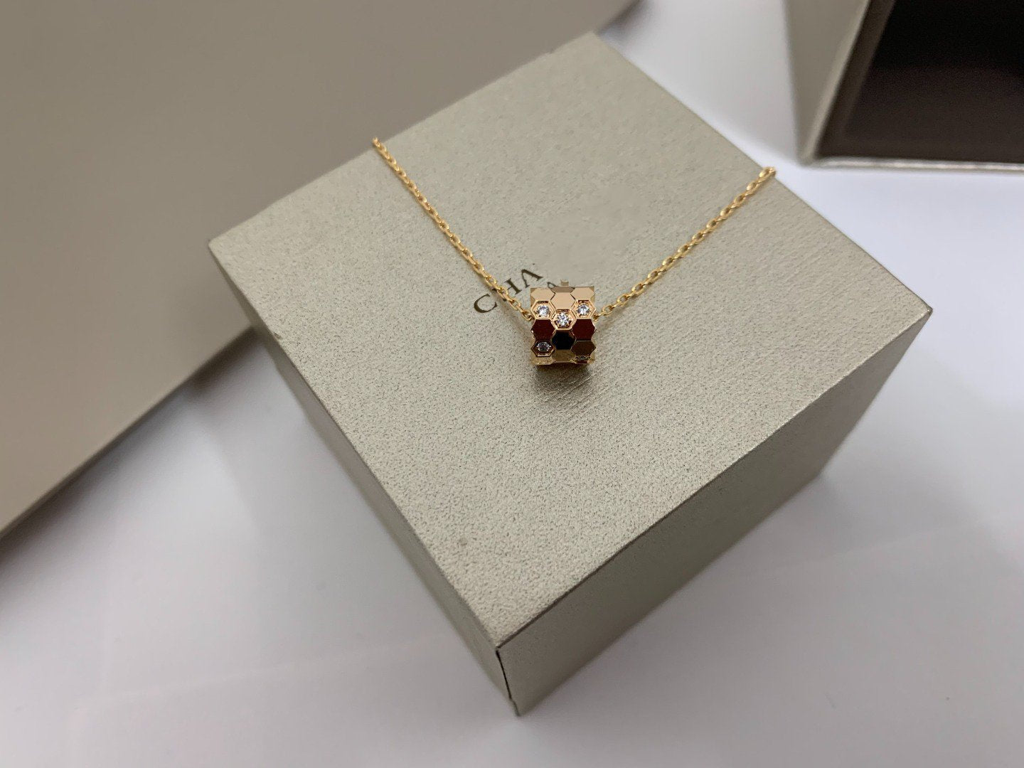 [Gaonasi]BEE LOVE DIAMOND NECKLACE