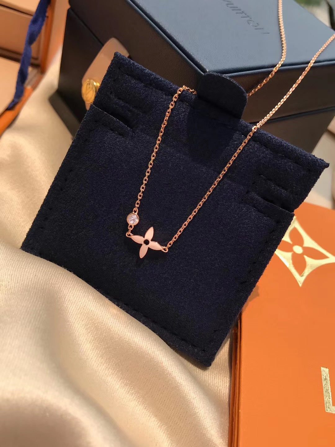 [Gaonasi]BLOSSOM PENDANT PINK GOLD AND DIAMOND