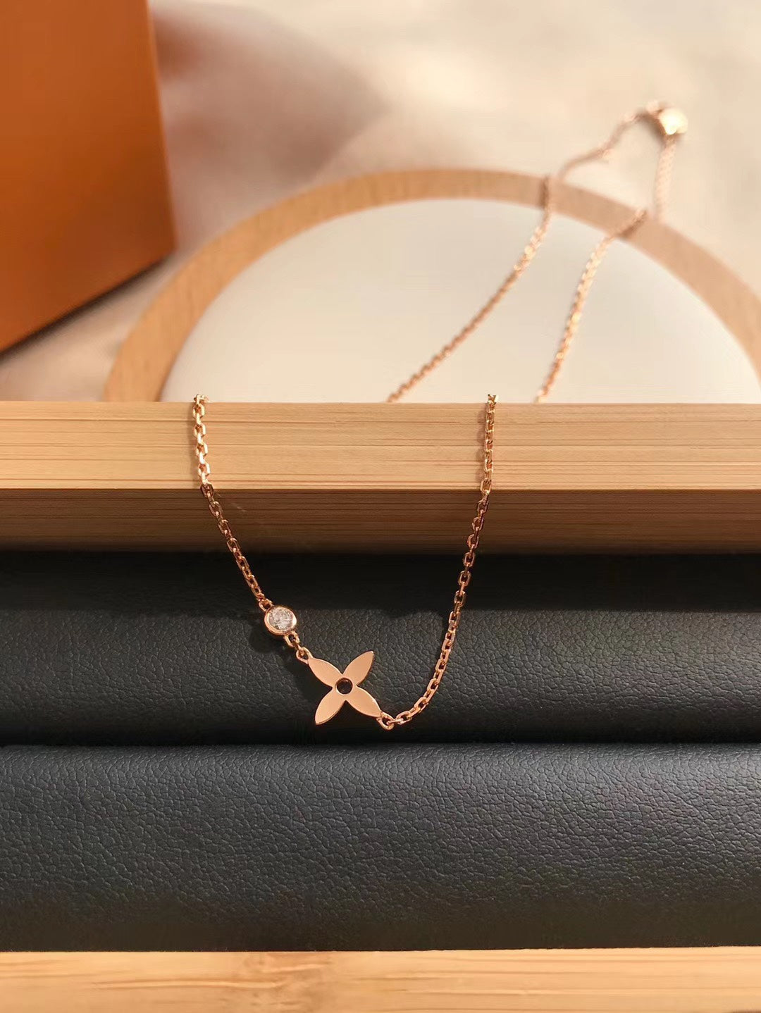 [Gaonasi]BLOSSOM PENDANT PINK GOLD AND DIAMOND