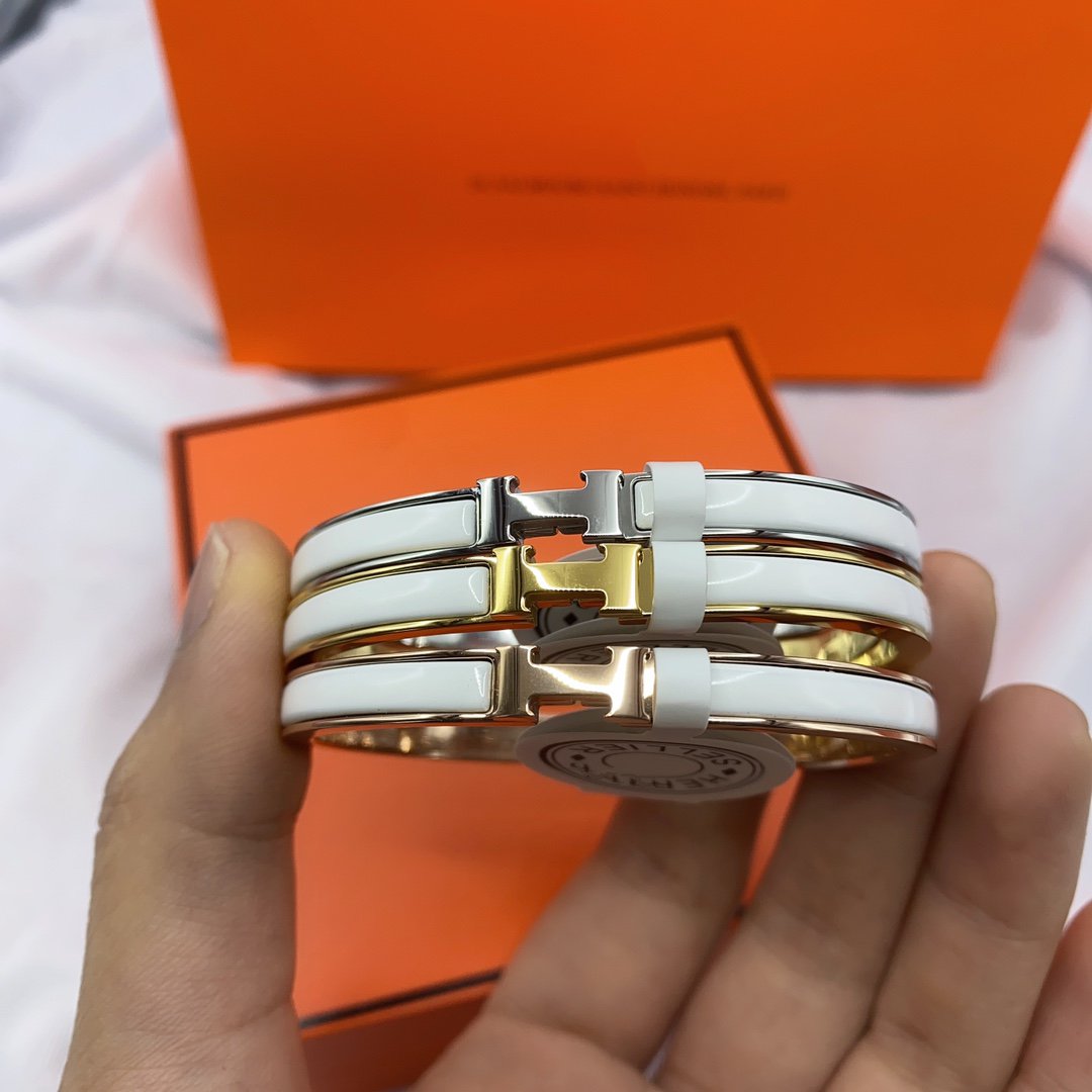 [Gaonasi]CLASSIC HM CLIC WHITE 8MM ENAMEL BRACELET