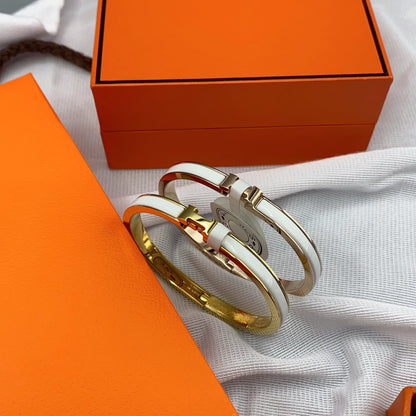 [Gaonasi]CLASSIC HM CLIC WHITE 8MM ENAMEL BRACELET