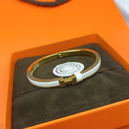 [Gaonasi]CLASSIC HM CLIC WHITE 8MM ENAMEL BRACELET