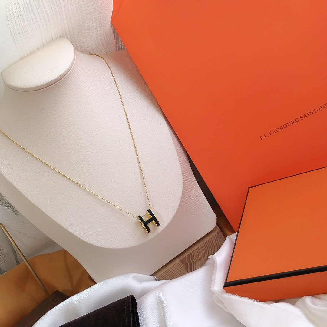 [Gaonasi]HM CLIC BLACK ENAMEL GOLD NECKLACE
