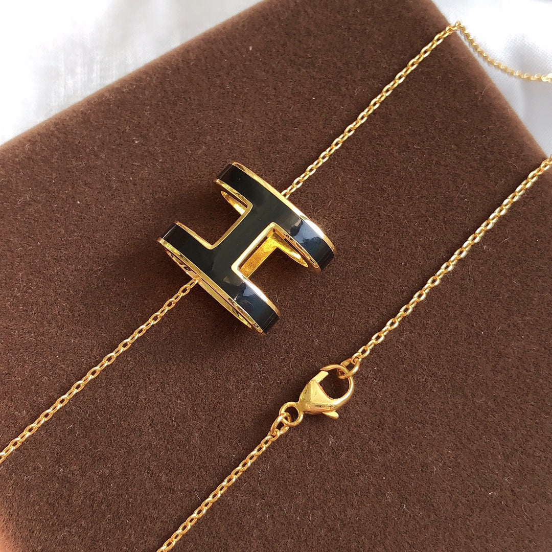[Gaonasi]HM CLIC BLACK ENAMEL GOLD NECKLACE