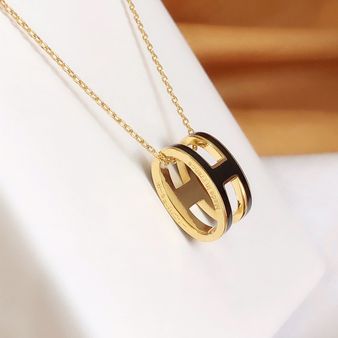 [Gaonasi]HM CLIC BLACK ENAMEL GOLD NECKLACE