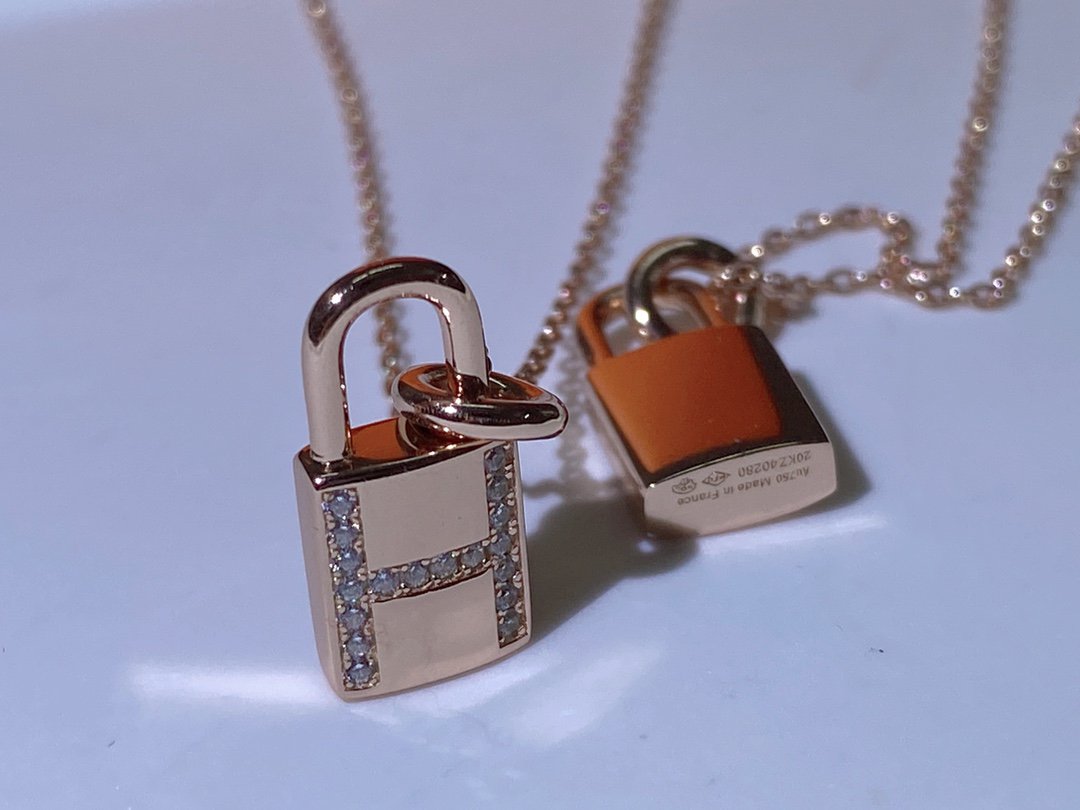 [Gaonasi]HM ADVANCED NICHE LOCK HEAD NECKLACE DIAMONDS