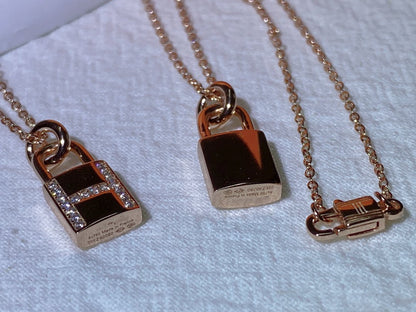 [Gaonasi]HM ADVANCED NICHE LOCK HEAD NECKLACE DIAMONDS