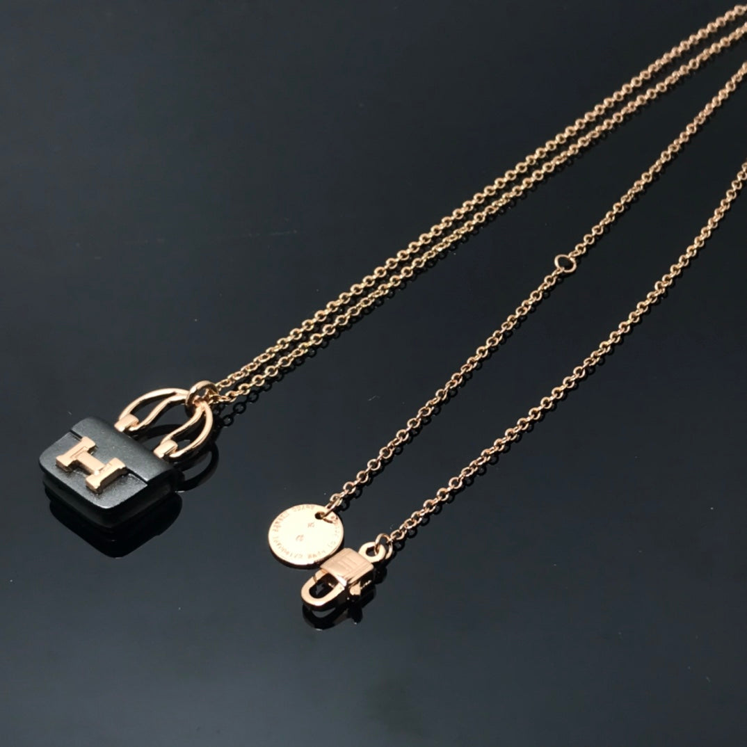 [Gaonasi]WOMEN'S HM AMULETTES CONSTANCE PENDANT NECKLACE
