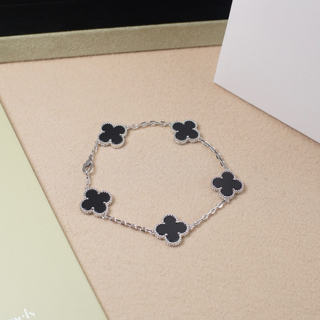 [Gaonasi] CLOVER 5 MOTIF ONYXS BRACELET COLLECTION