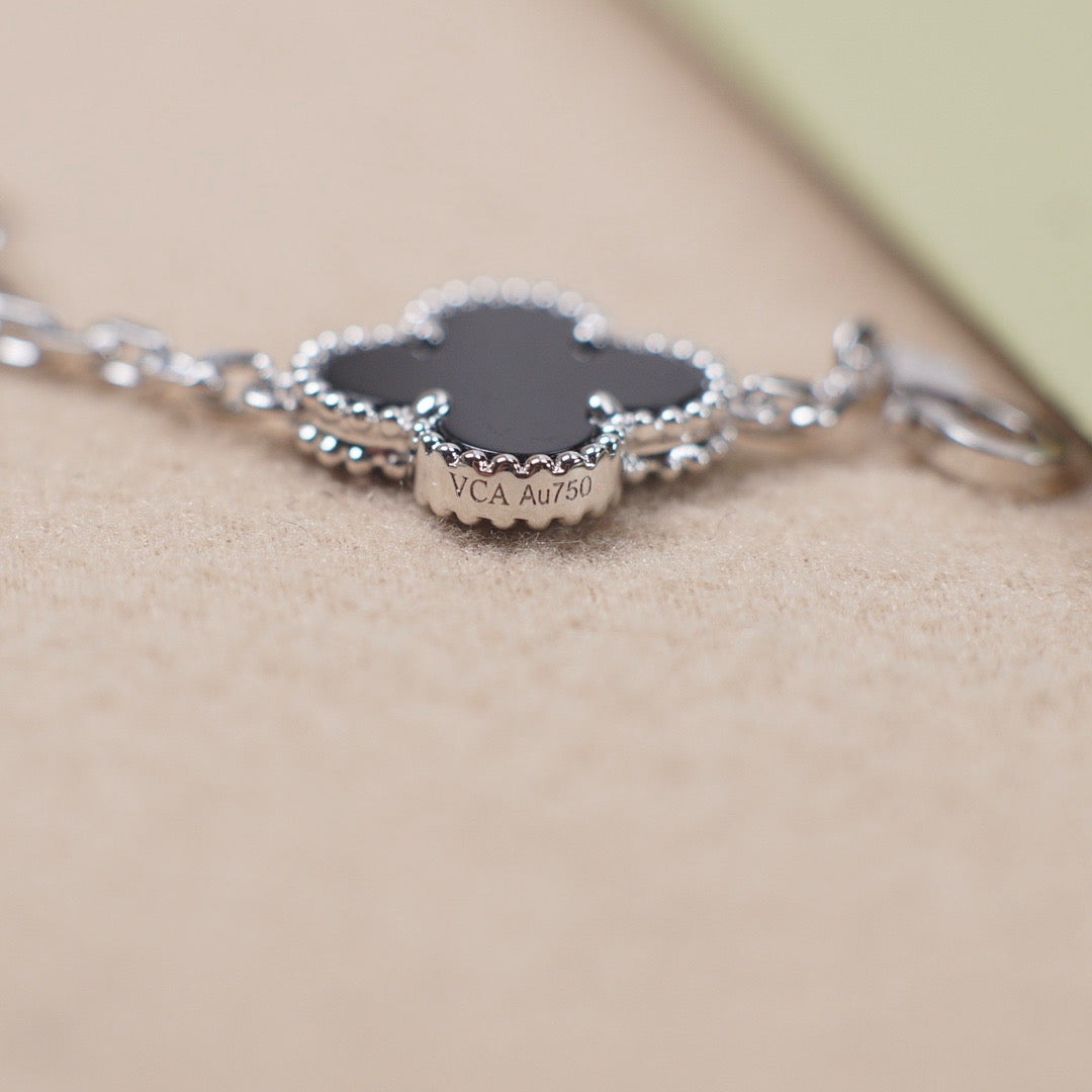 [Gaonasi] CLOVER 5 MOTIF ONYXS BRACELET COLLECTION