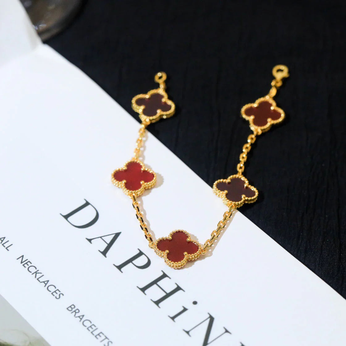 [Gaonasi] CLOVER 5 MOTIF RED CORNELIAN BRACELET COLLECTION