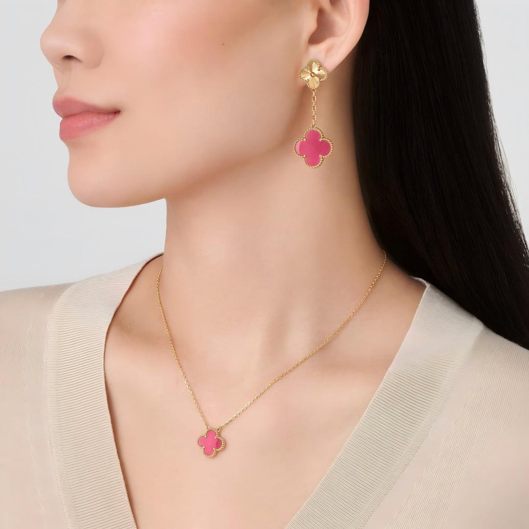 [Cadisa]NEW CLOVER 2 MOTIF PINK ENAMEL EARRINGS