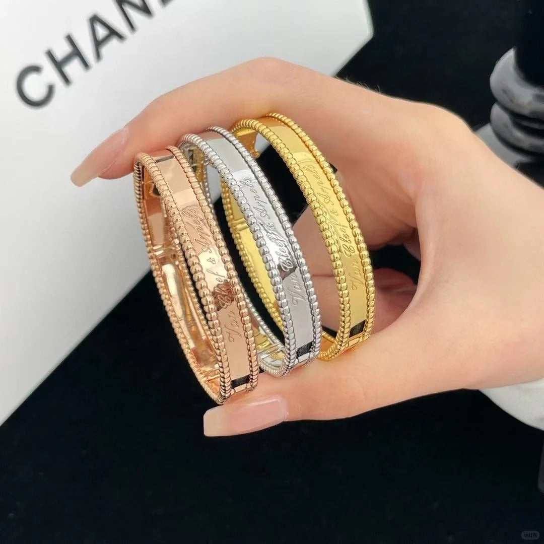 [Cadisa]CLOVER PERLEE BRACELET SIGNATURE ENGRAVING SERIES