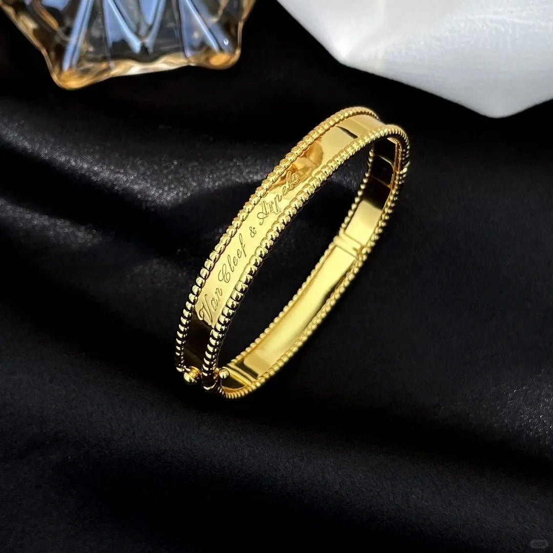 [Cadisa]CLOVER PERLEE BRACELET SIGNATURE ENGRAVING SERIES