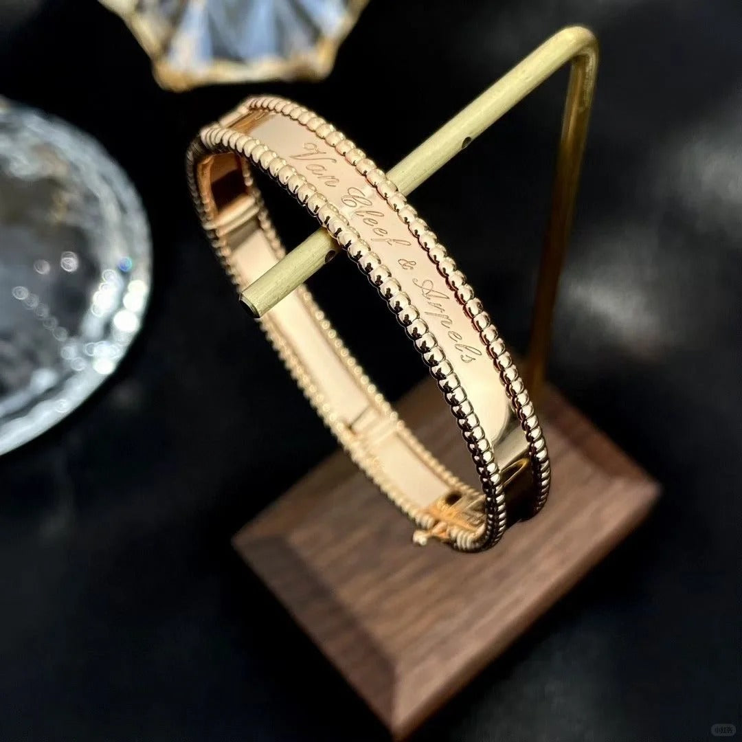 [Cadisa]CLOVER PERLEE BRACELET SIGNATURE ENGRAVING SERIES