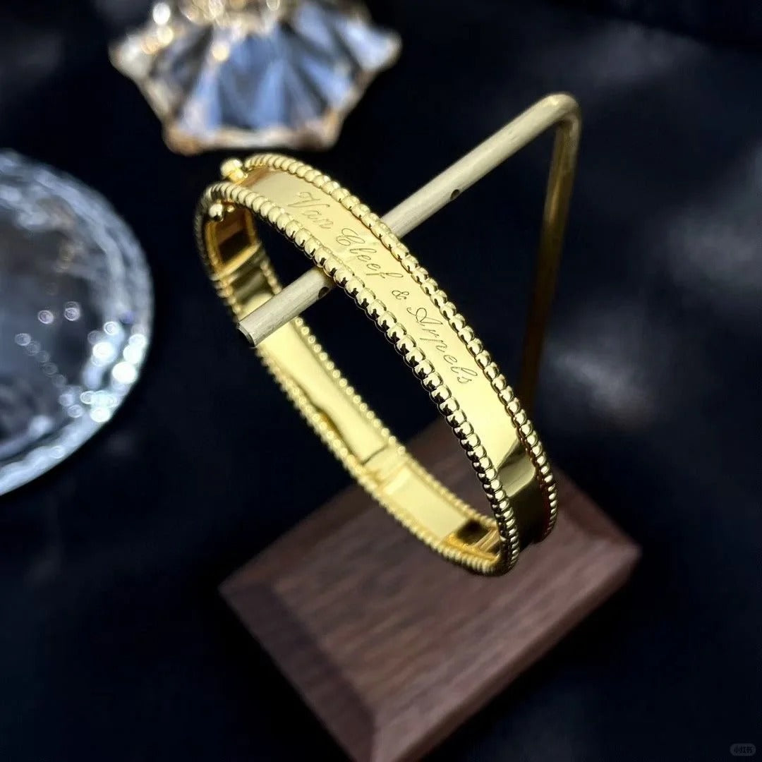 [Cadisa]CLOVER PERLEE BRACELET SIGNATURE ENGRAVING SERIES
